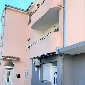 Neva With Free Private Parking Space Split